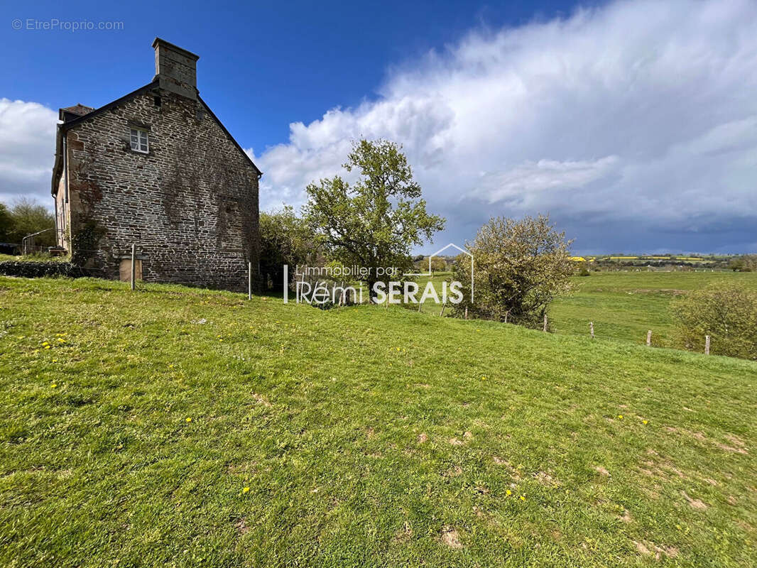 Maison à CERISY-BELLE-ETOILE