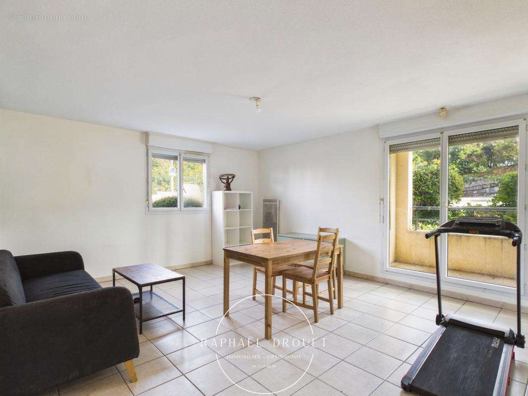 T3 avec terrasse et parking – Investissement locatif sécurisé à Grigny (69520) - photo 4