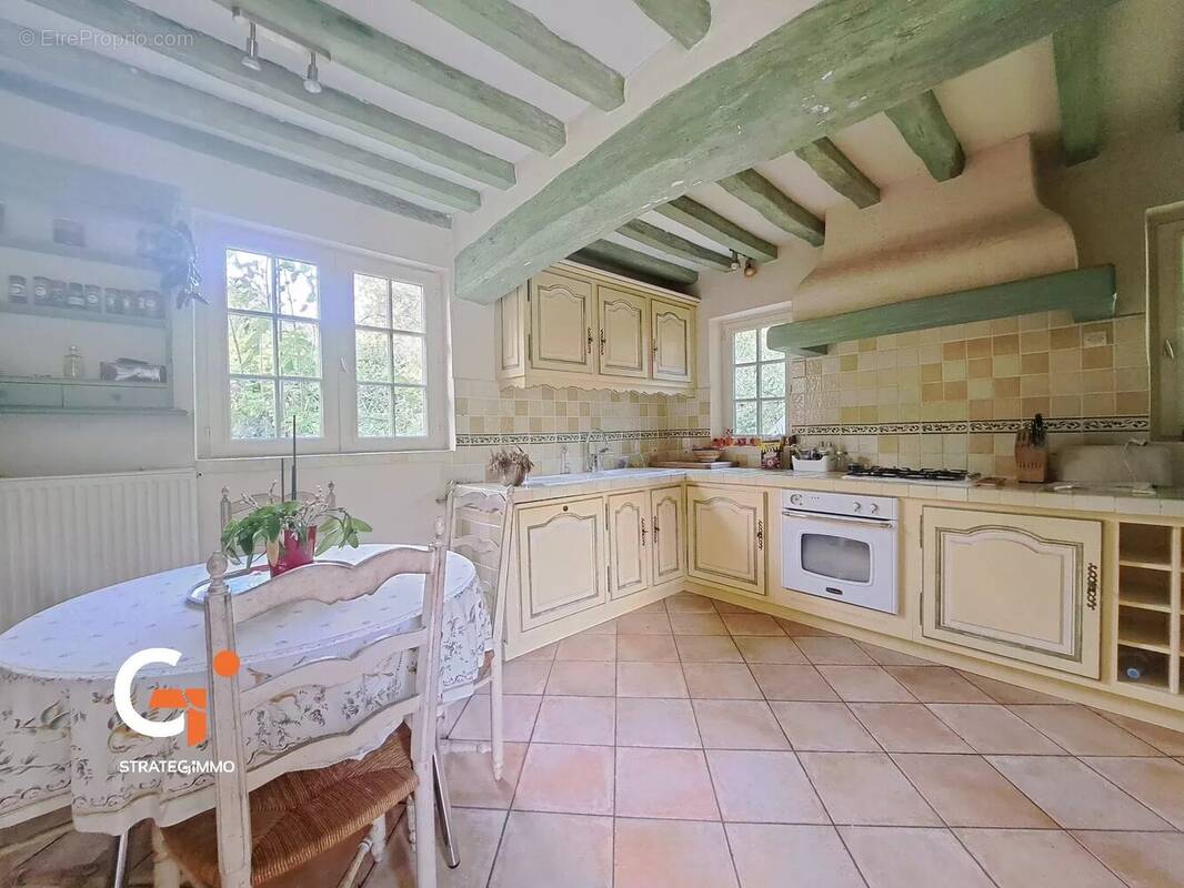 Maison à SAINT-OUEN-DE-THOUBERVILLE