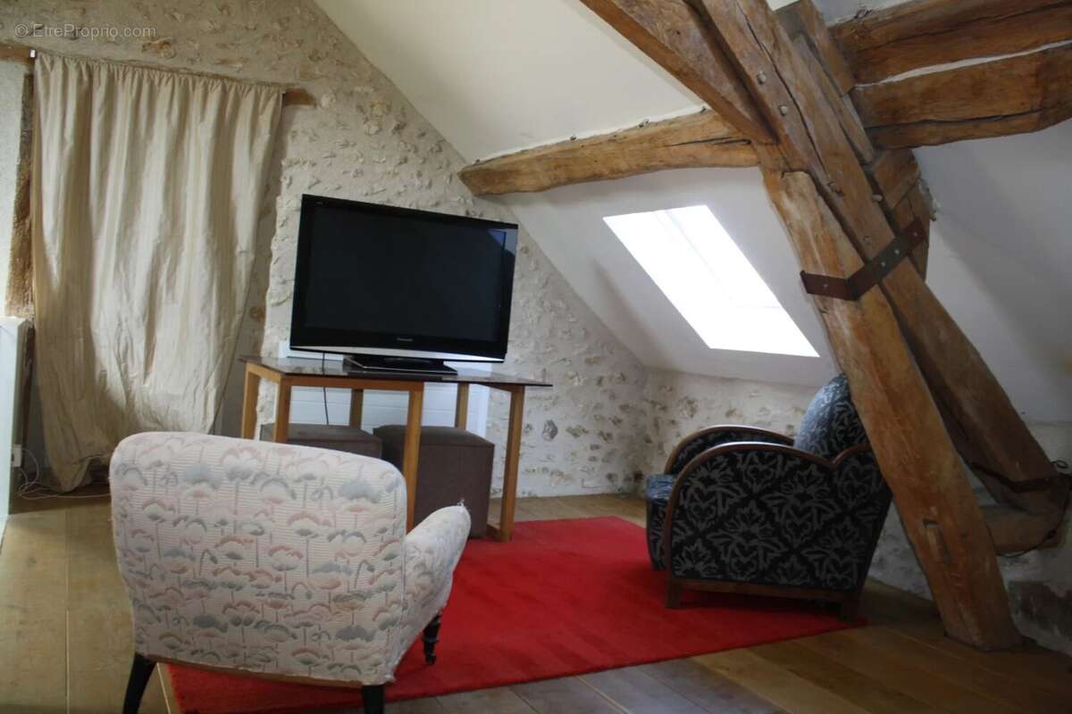 Maison à JOUY-LE-CHATEL