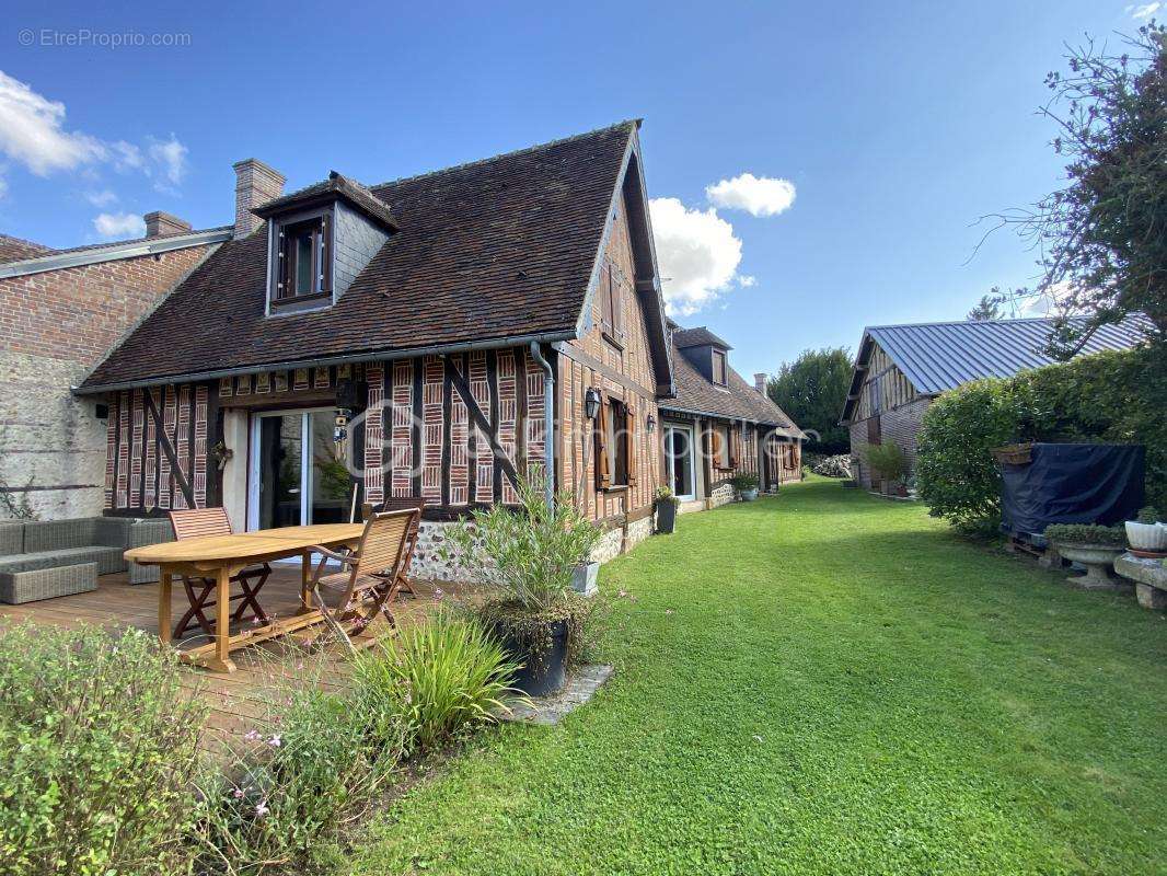 Maison à SAINT-OUEN-D'ATTEZ