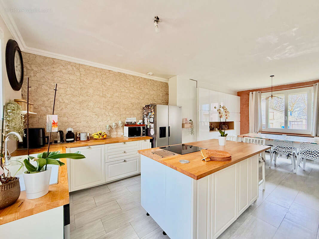 Maison à VILLECRESNES