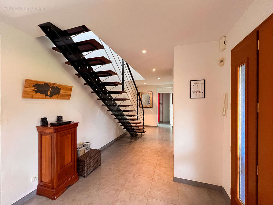 Maison à LAMPAUL-PLOUARZEL