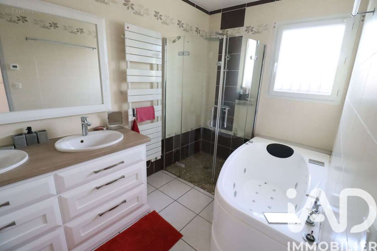 Photo 6 - Maison à SAINT-BEAUZIRE