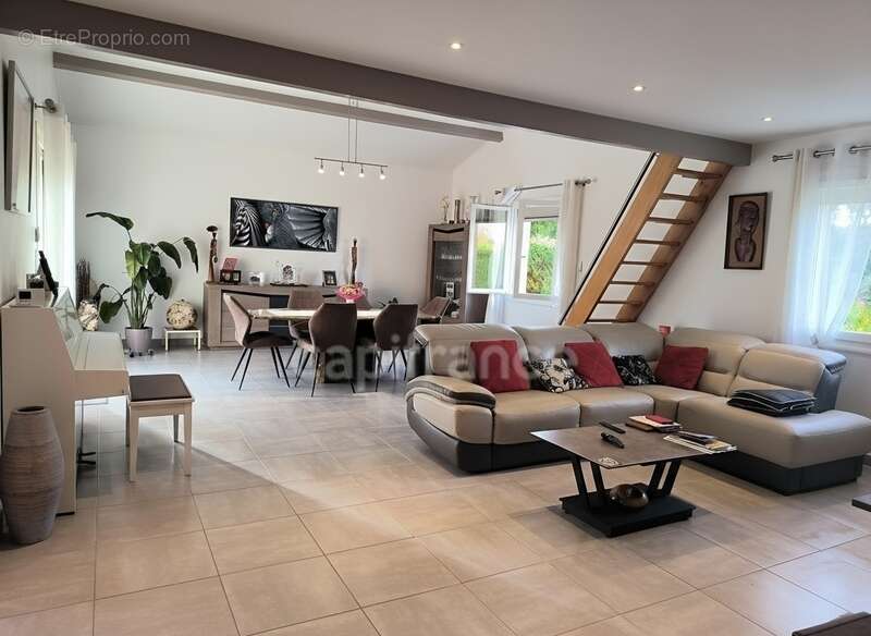 Maison à PISANY