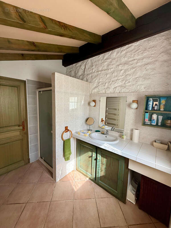 Maison à SAINT-MARTIN-DE-BEAUVILLE