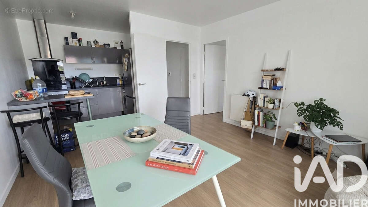 Photo 2 - Appartement à CHARTRES-DE-BRETAGNE