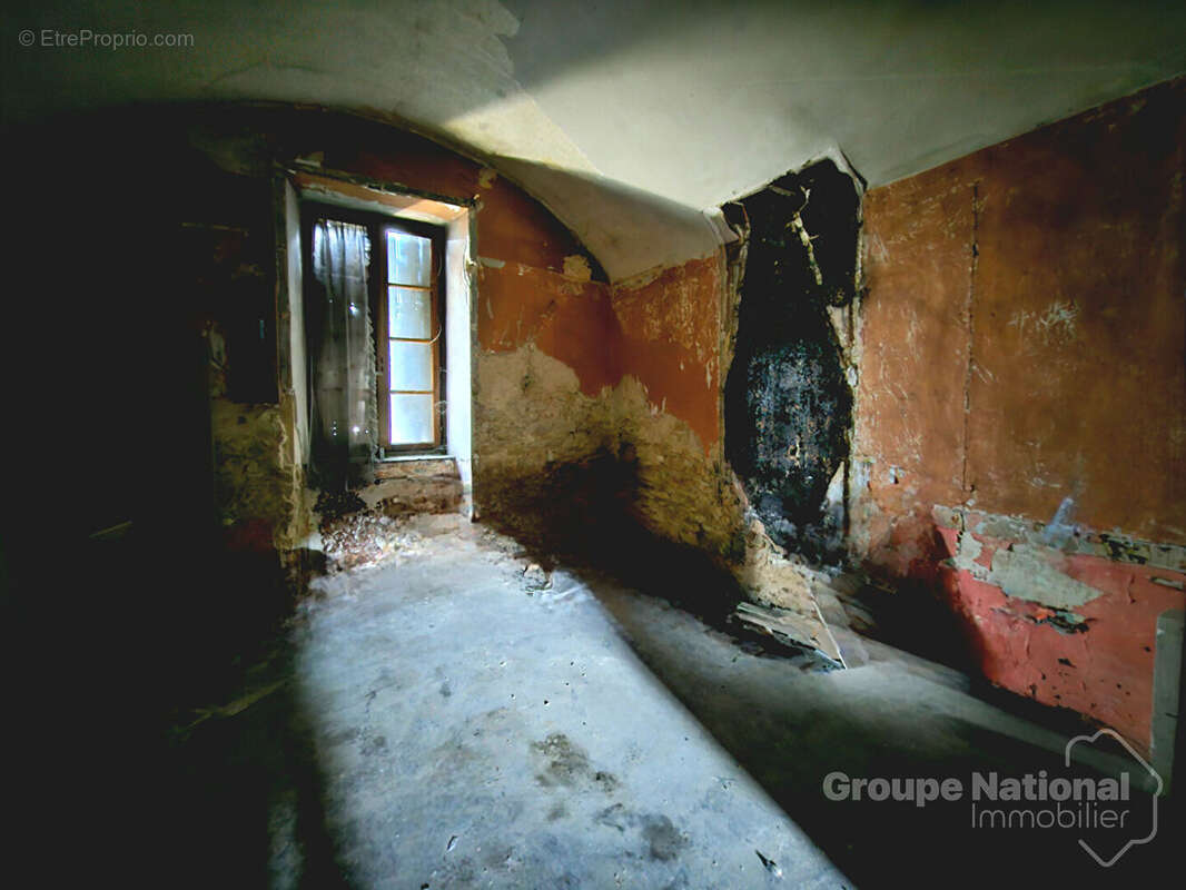 Appartement T3 à rénover avec extérieur - photo 4