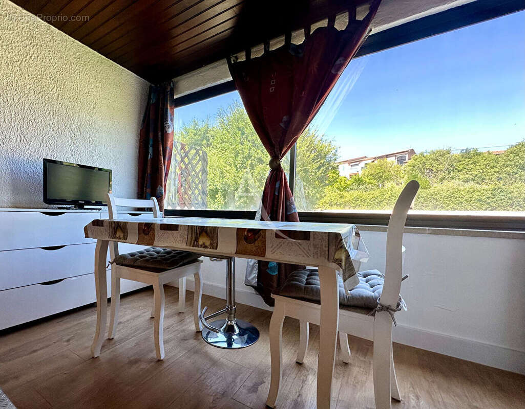 Appartement type2 lumineux parking proche centre village et thermes - photo 5