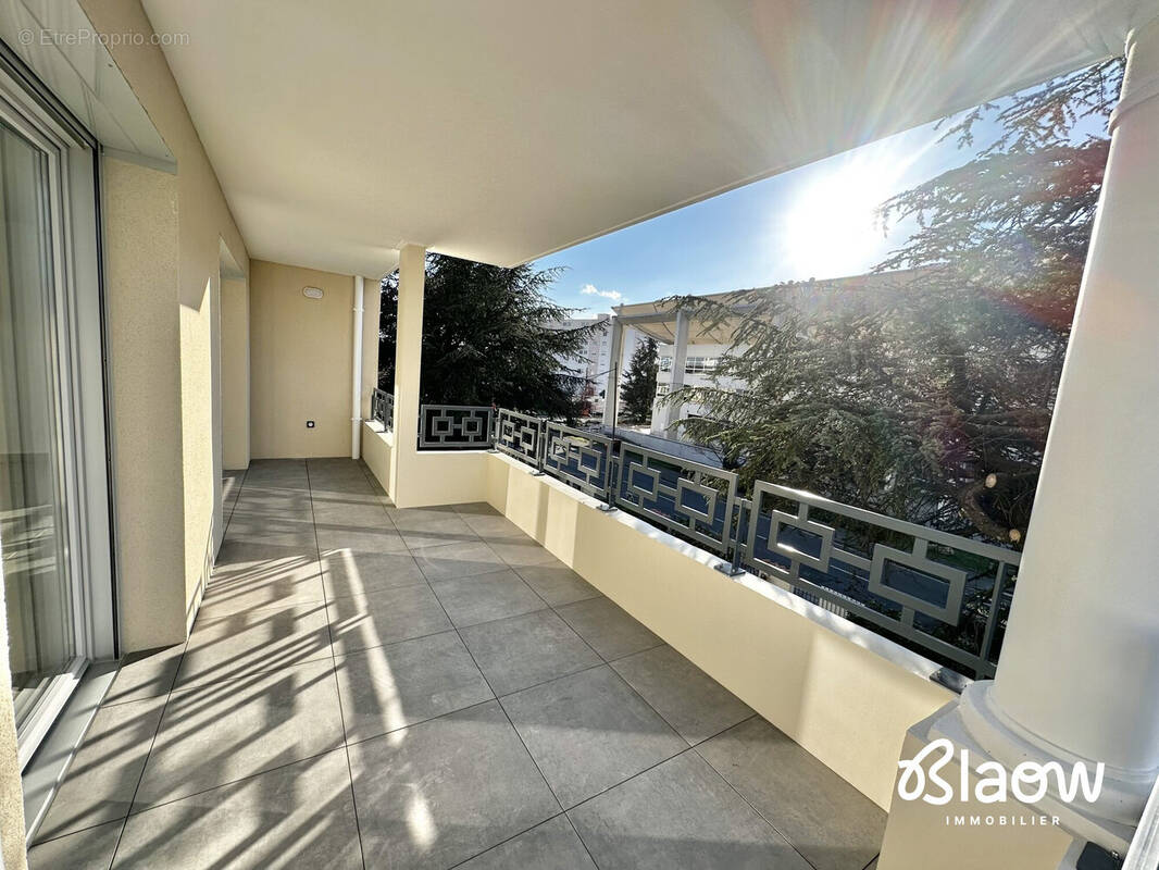 Appartement à MEYZIEU