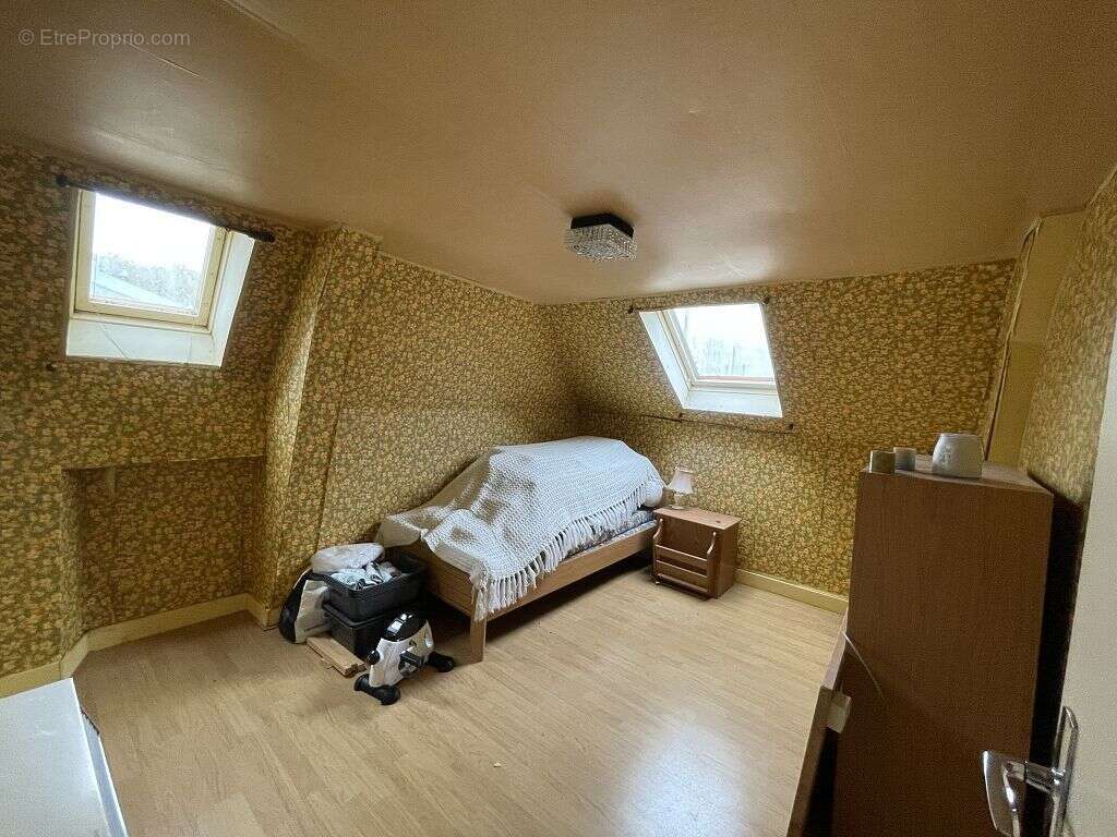 Maison à LA SELLE-SUR-LE-BIED