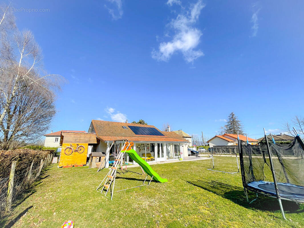 Maison à LA TOUR-DU-PIN