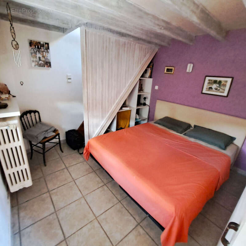 Maison à ORLIENAS