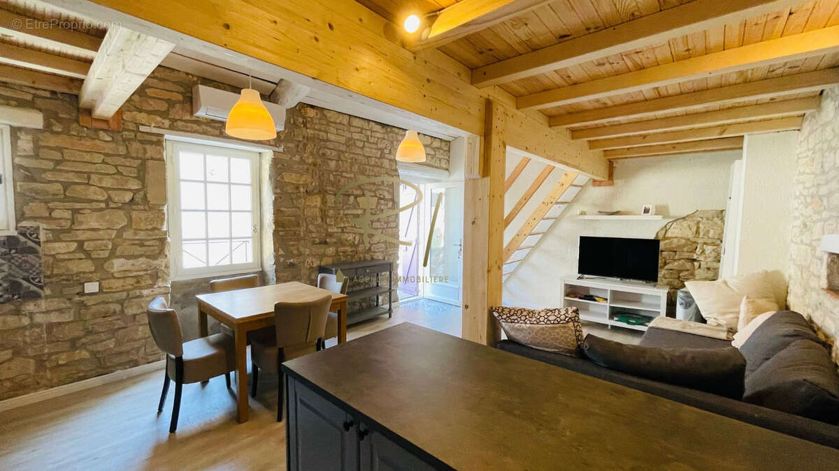 Coquette maison de village avec cour et terrasse Barjac - photo 8