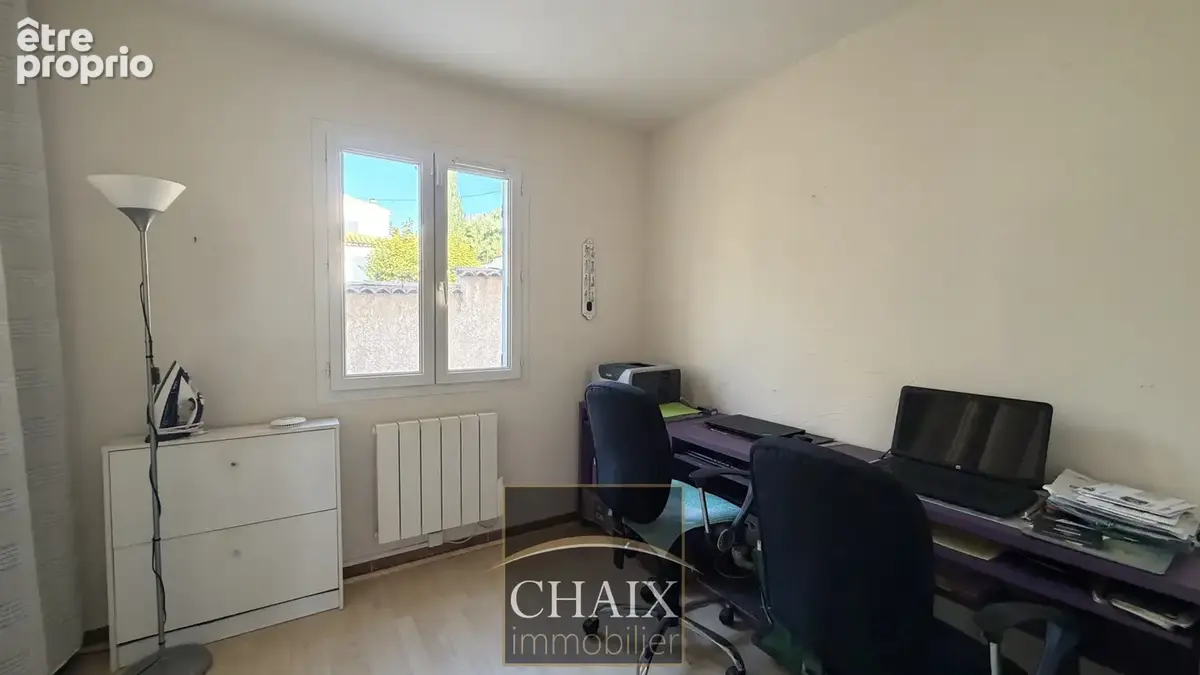 Villa lumineuse avec vue dégagée et piscine. - photo 15