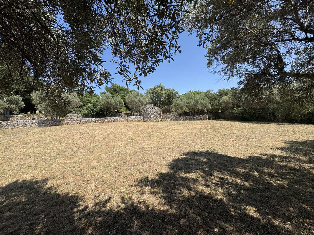 Terrain à CABRIERES-D'AVIGNON