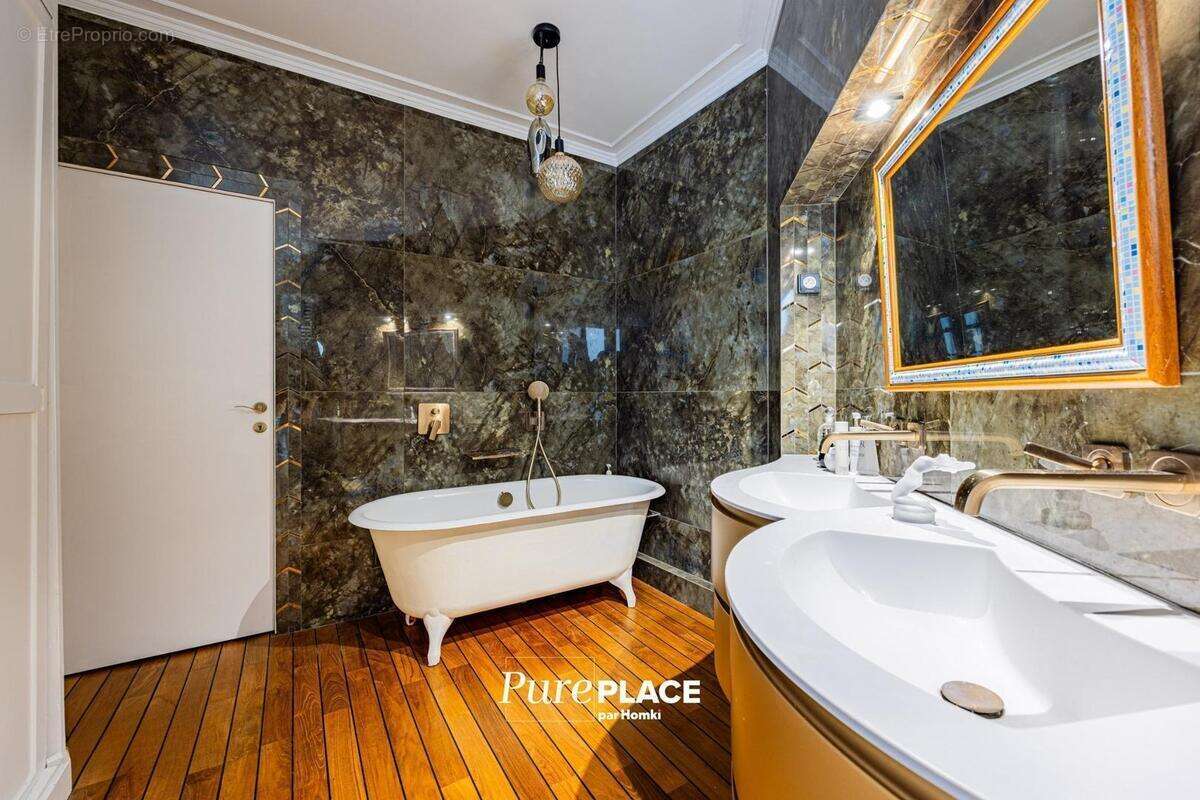 Appartement à PARIS-9E