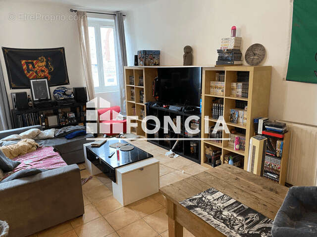 Appartement à LE CHAMBON-FEUGEROLLES