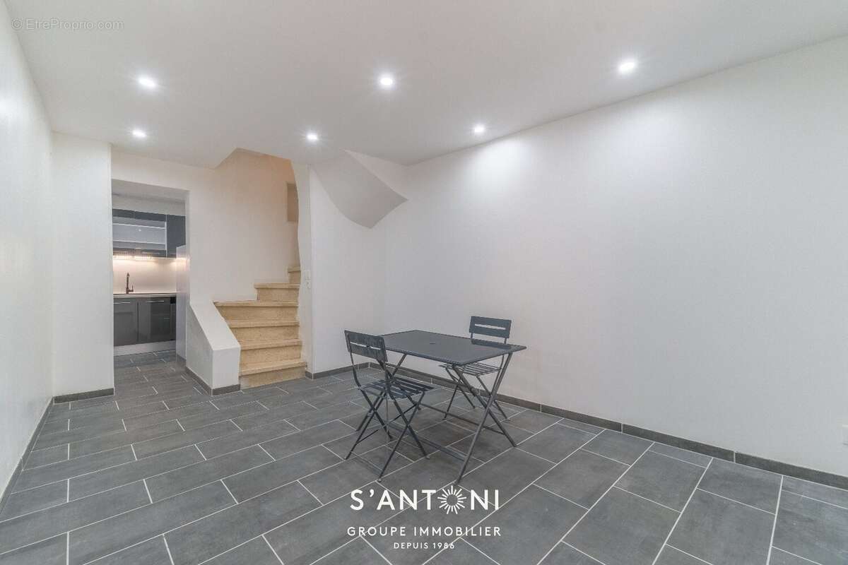 Maison à BESSAN