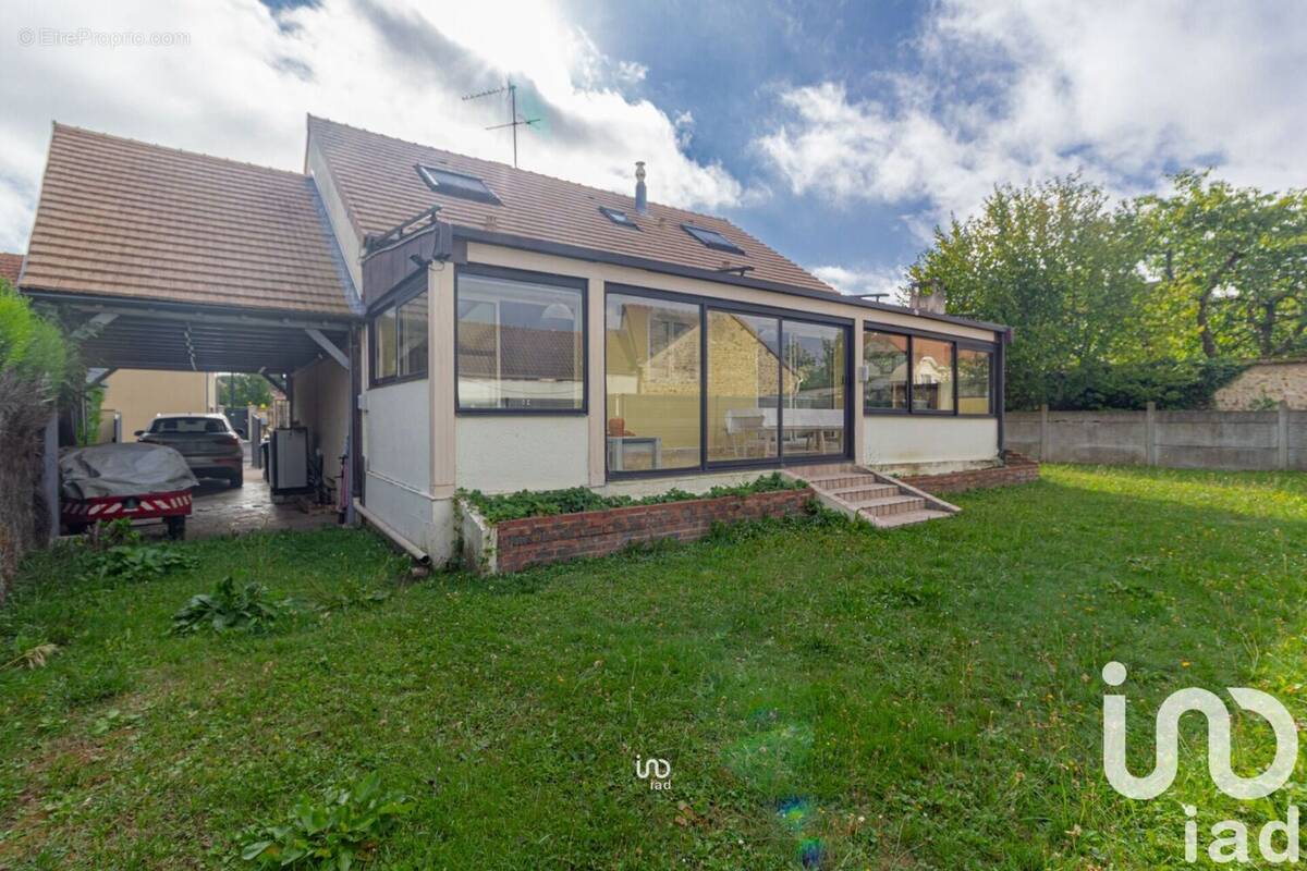 Photo 1 - Maison à LES CLAYES-SOUS-BOIS