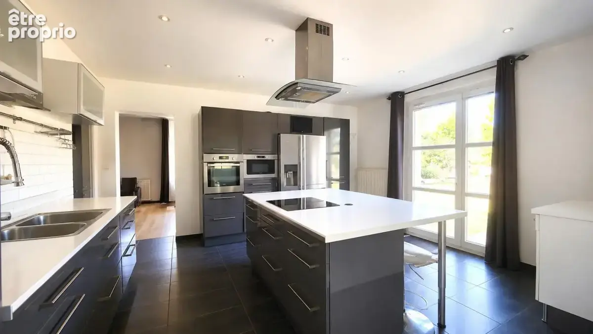 Maison 225 m2 - PISCINE - 26 915 m² de terrain - Dépendances - photo 8