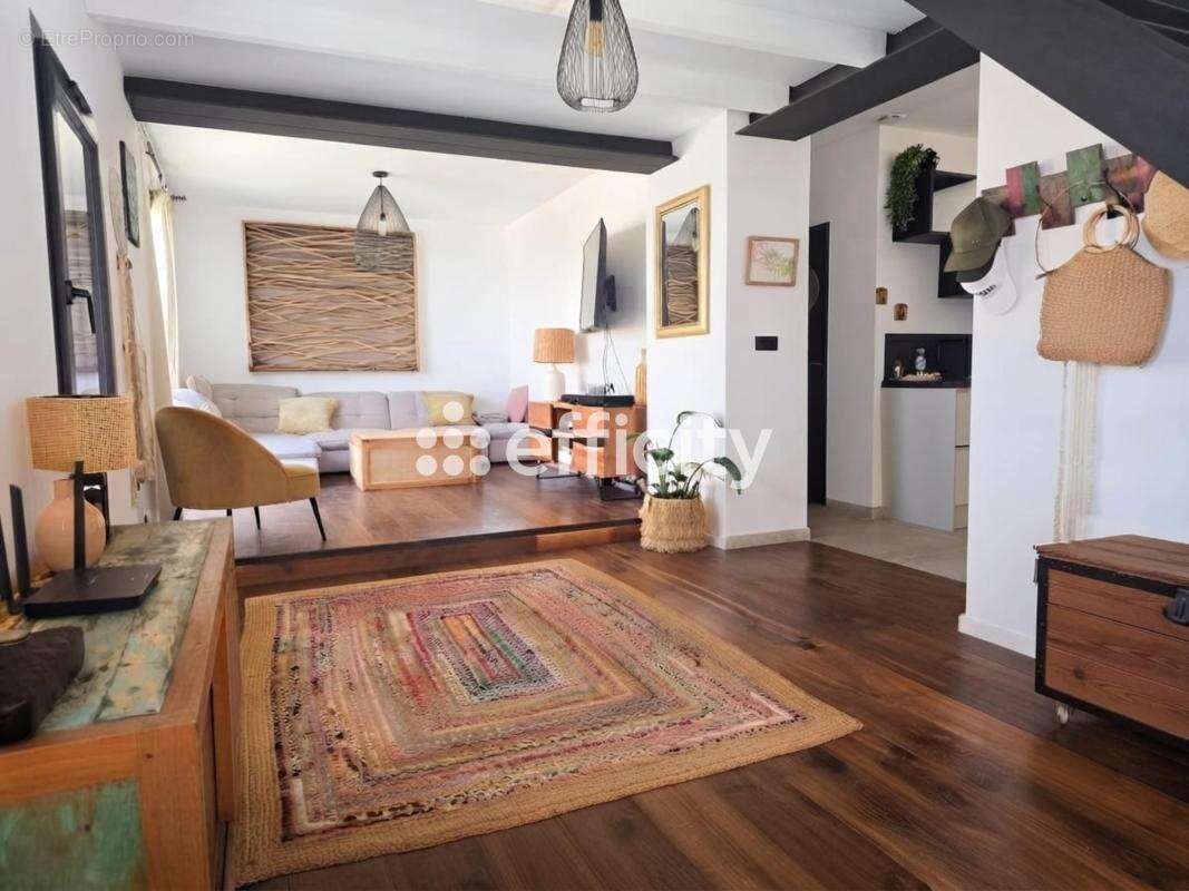 Maison 120 m² à Marseille-16e  - photo 2