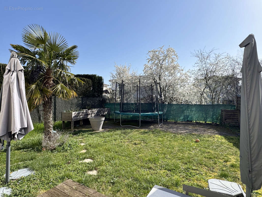 Appartement à GREZIEU-LA-VARENNE