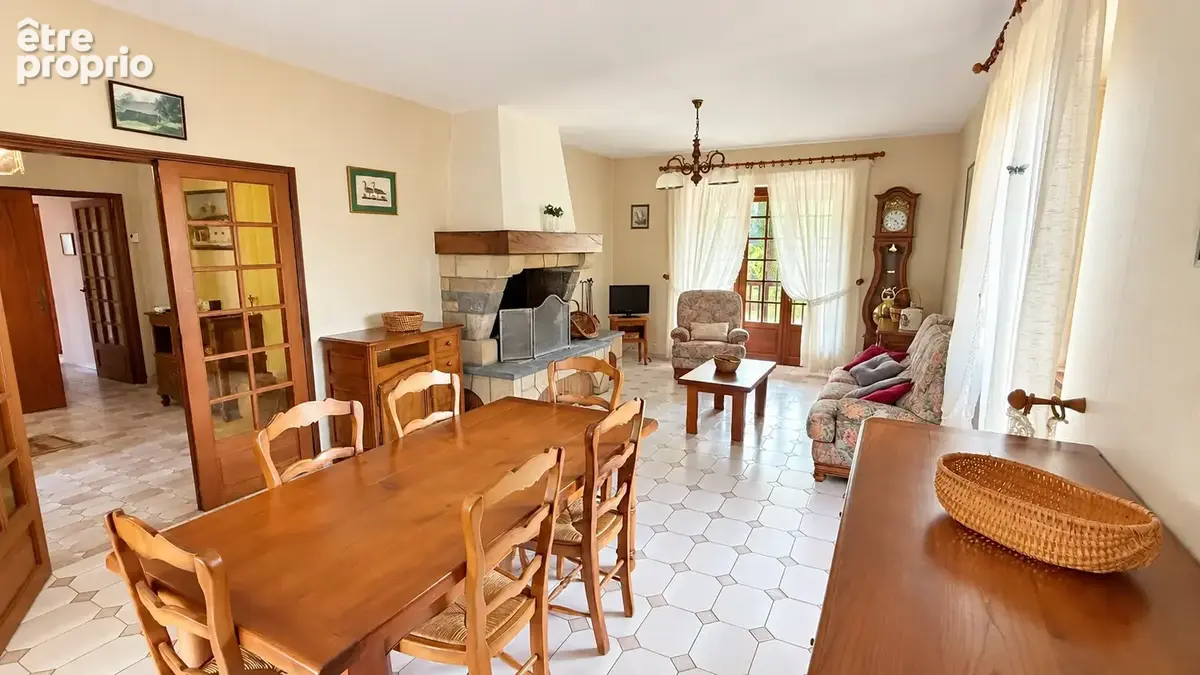 Maison cossue avec dépendance et grand terrain - photo 3