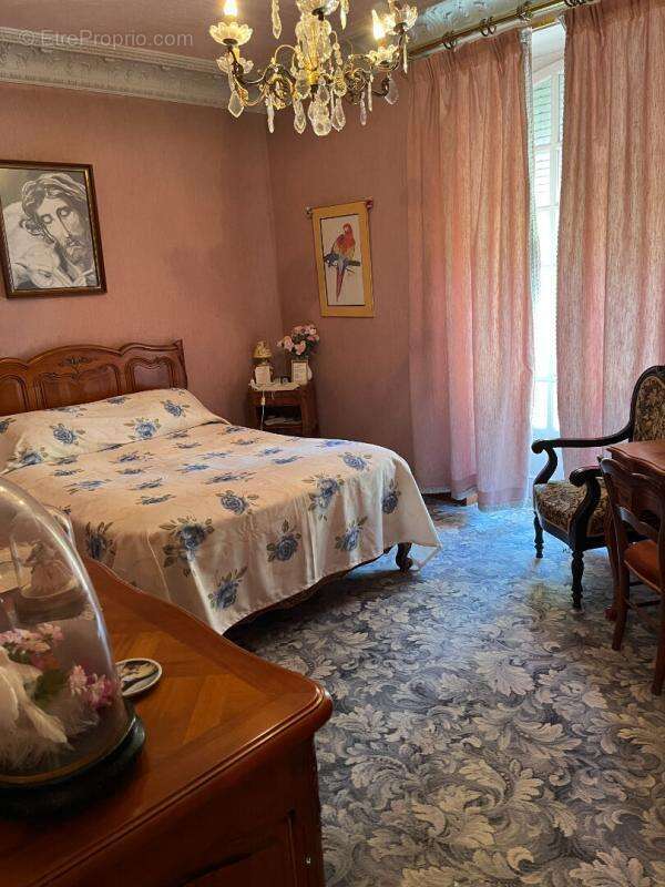 BELLE Maison Fresnay sur Sarthe 8 pièce(s) 328 m2 - photo 6