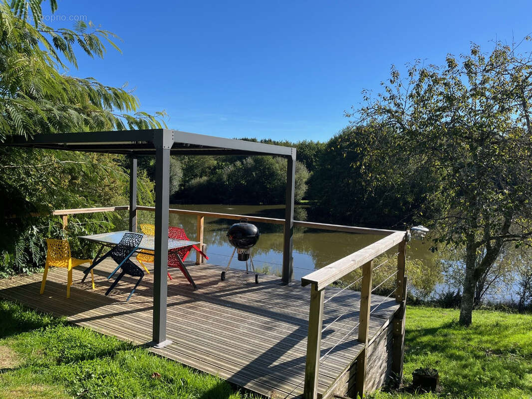 Maison à COUSSAC-BONNEVAL