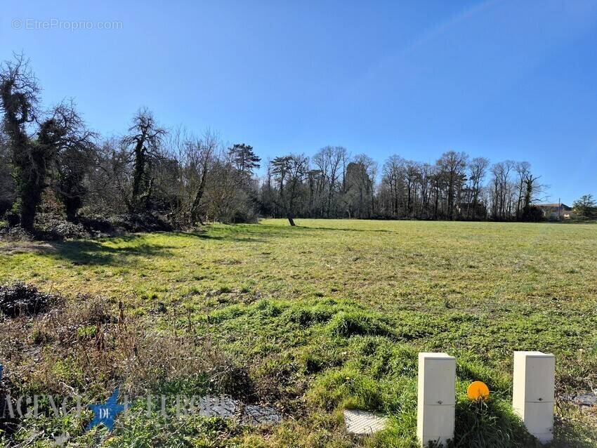 Terrain à VICHY