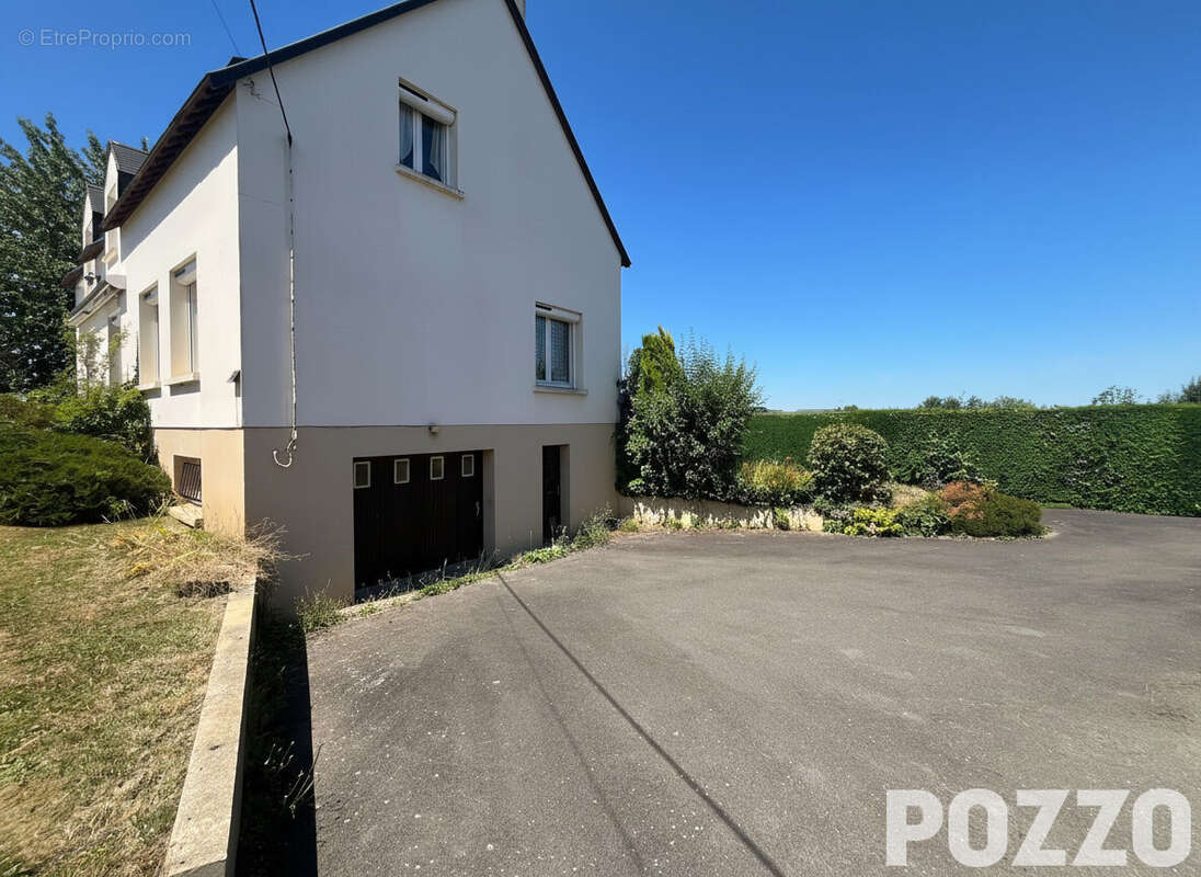 A Vendre - Saint Hilaire Du Harcouet - Maison 6 pièce(s) 114 m² - Vie de plain-pied - Proximité des services - photo 17