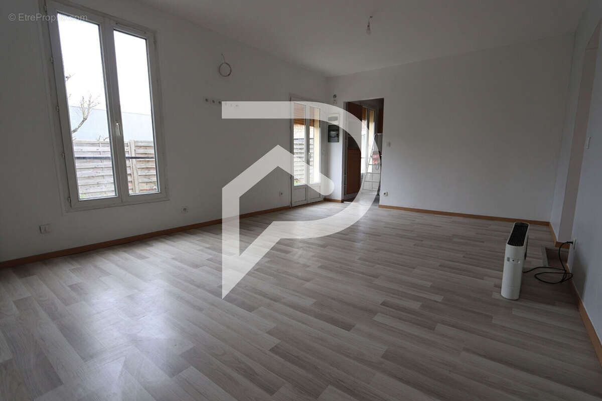 Maison à SAINT-GRATIEN