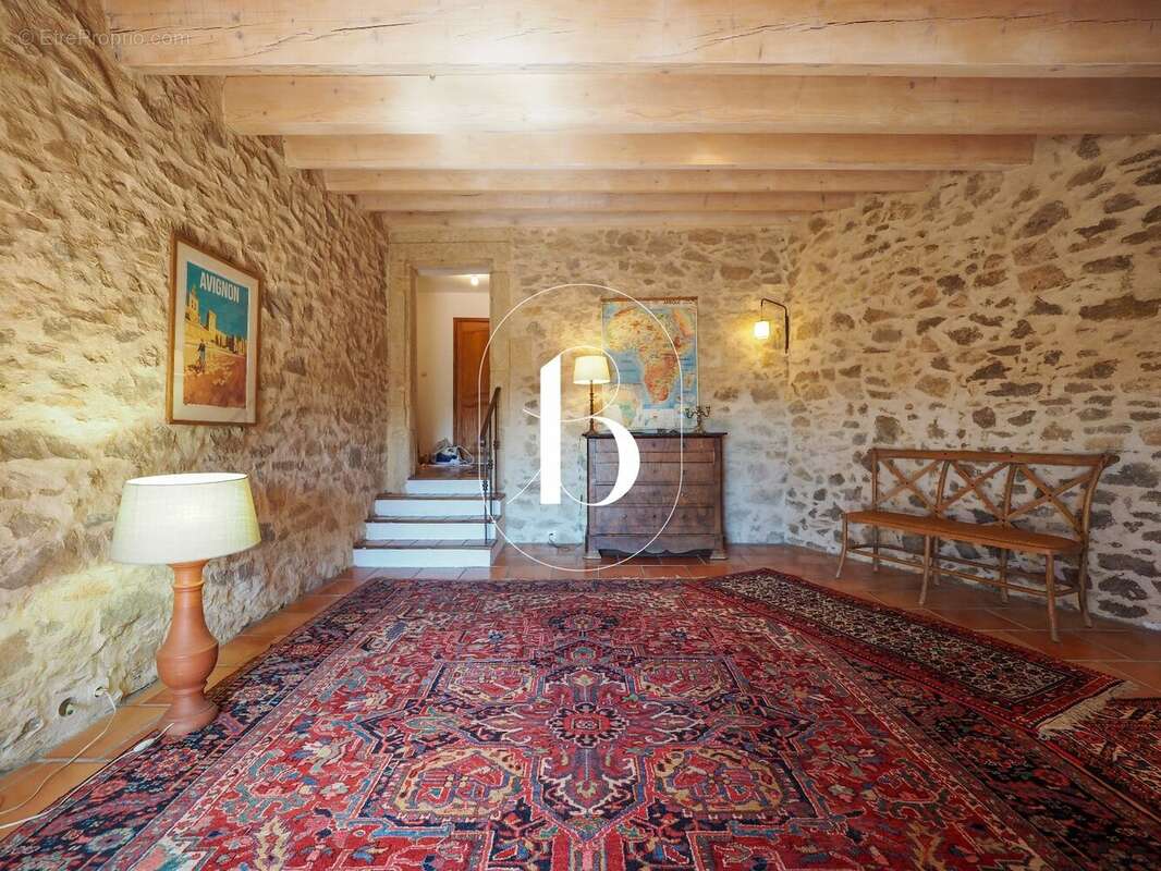 Maison à LAUDUN-L'ARDOISE