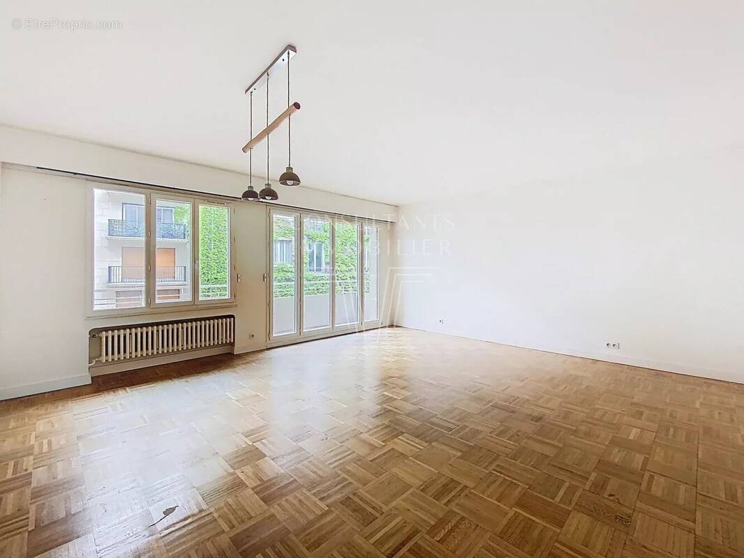 Appartement à NEUILLY-SUR-SEINE