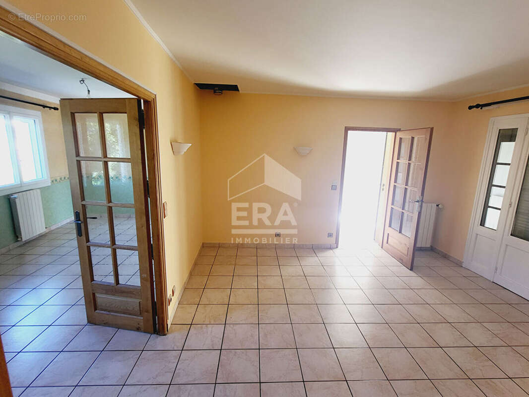 Maison à L'ESCALE