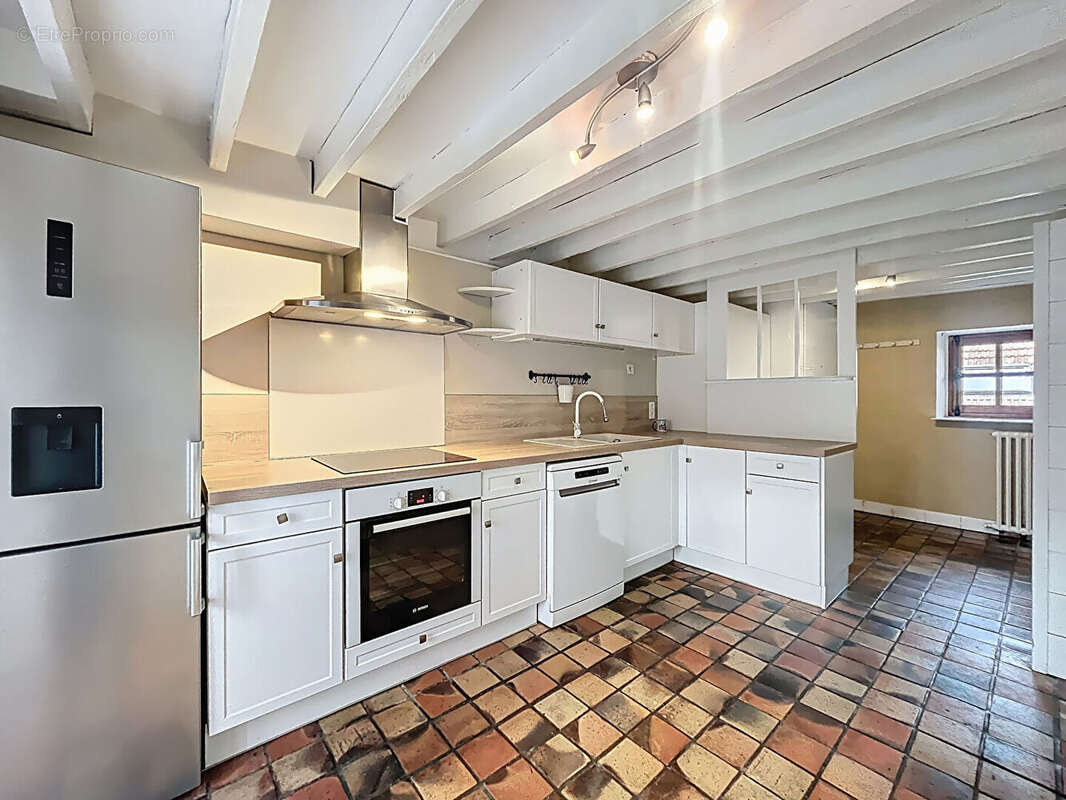 Appartement à NEAUPHLE-LE-CHATEAU