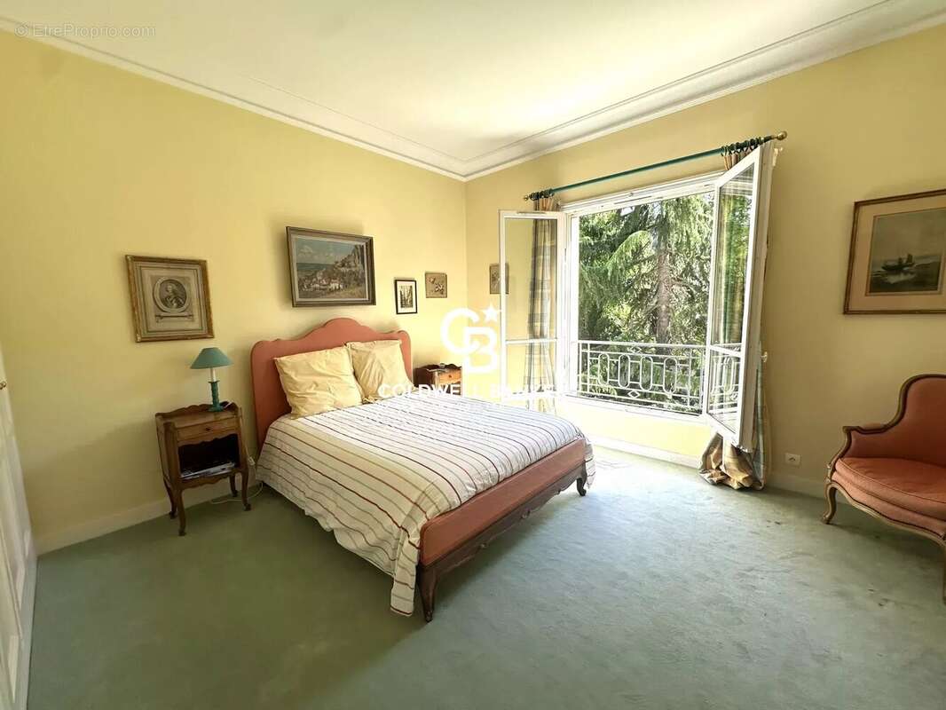 Maison à LE VESINET