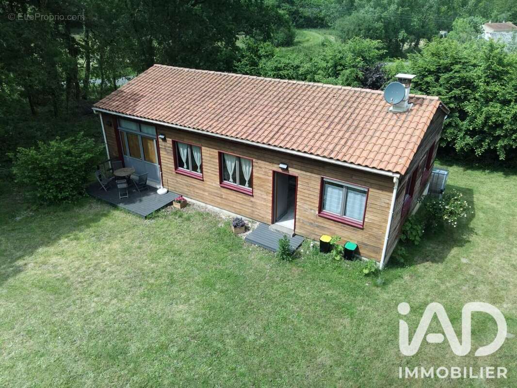 Maison 86 m² à La Caillere-Saint-Hilaire  - photo 3