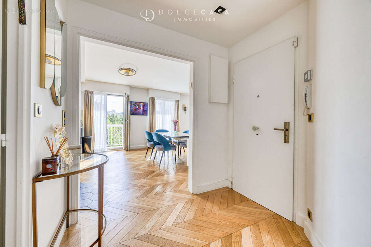 Appartement à CHARENTON-LE-PONT