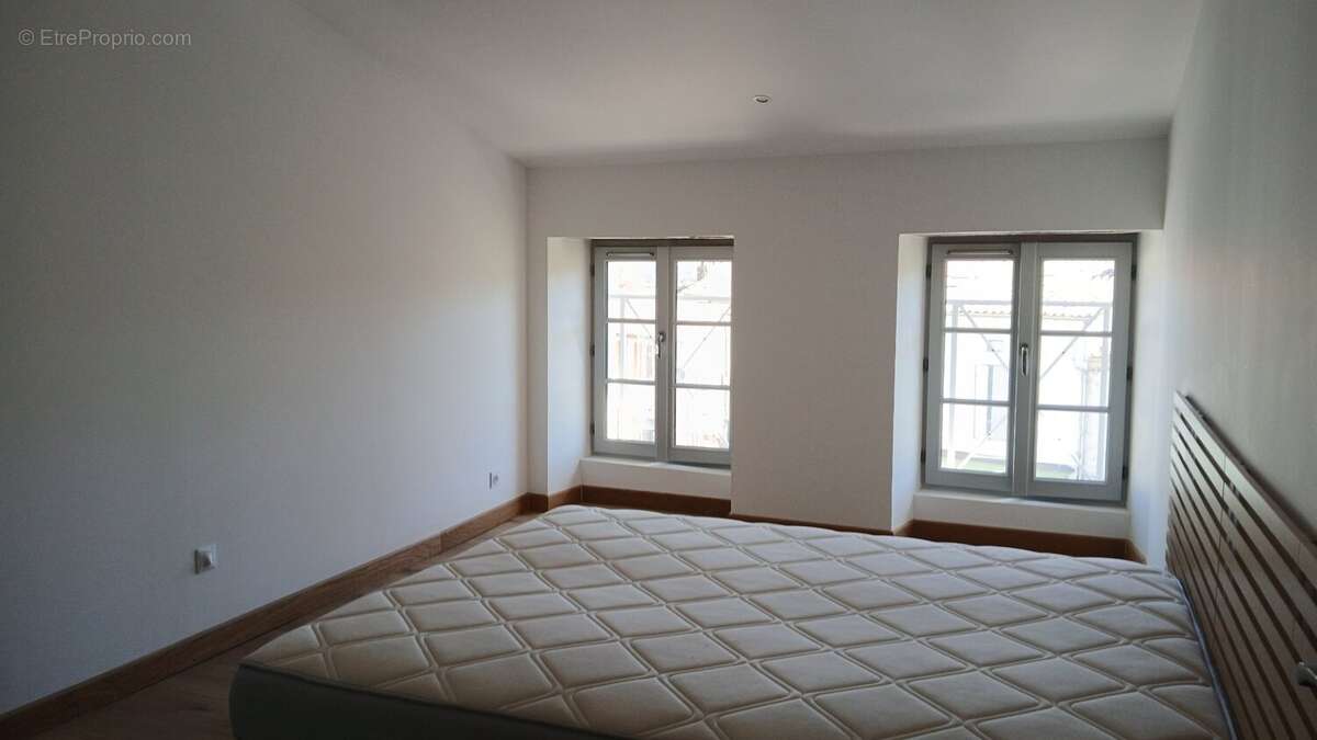 Maison 133 m² à Aubeterre-Sur-Dronne  - photo 11
