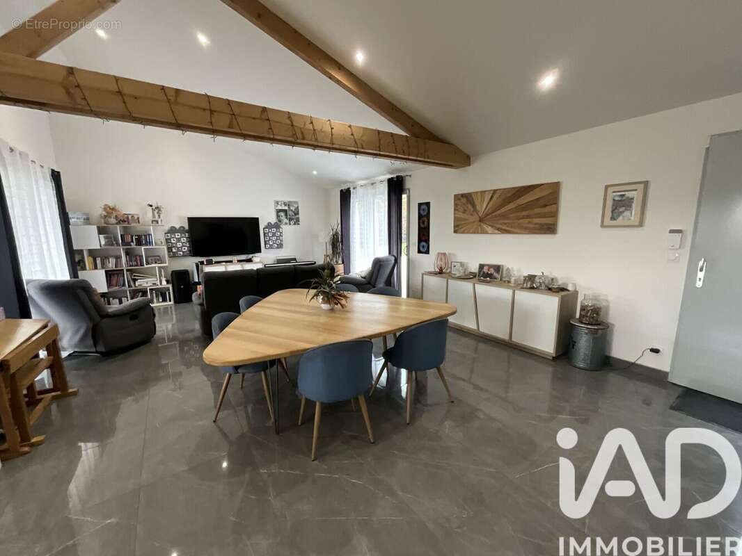 Photo 2 - Maison à ITEUIL