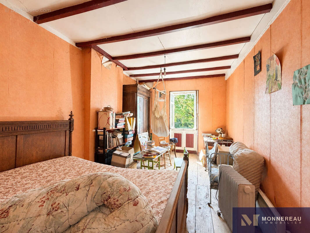 Maison ancienne avec grand jardin et dependances - photo 10