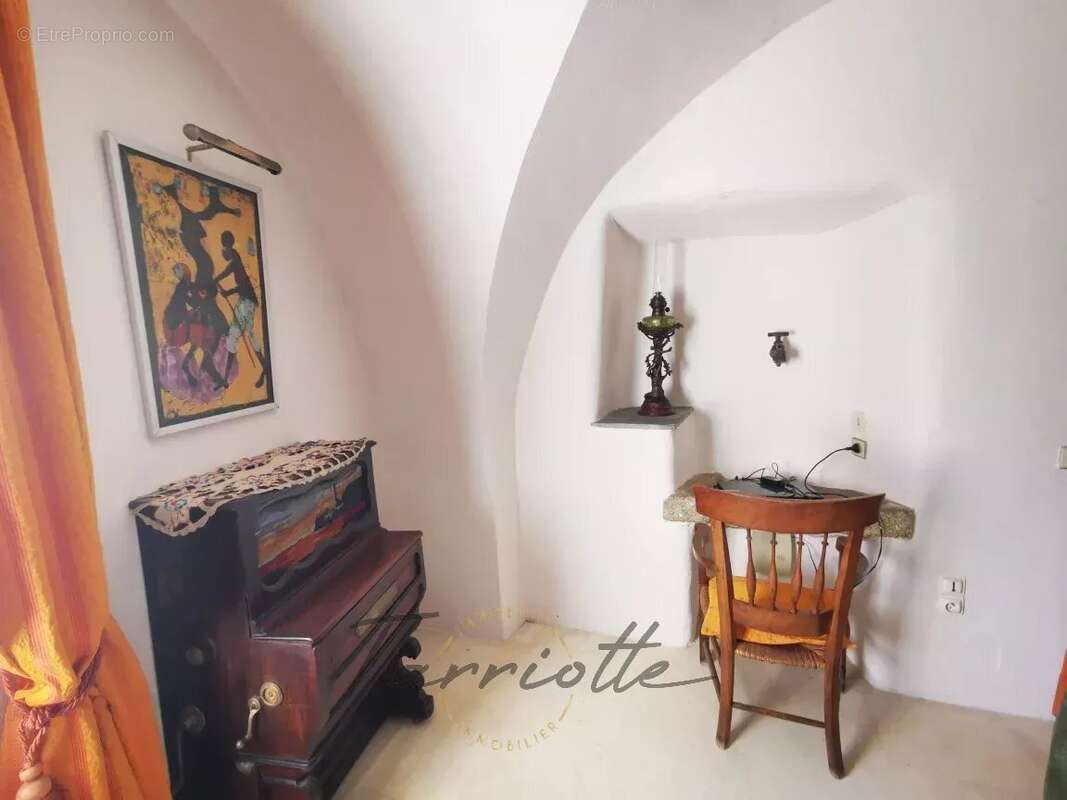 Maison à SAINT-MARTIN-SUR-LAVEZON