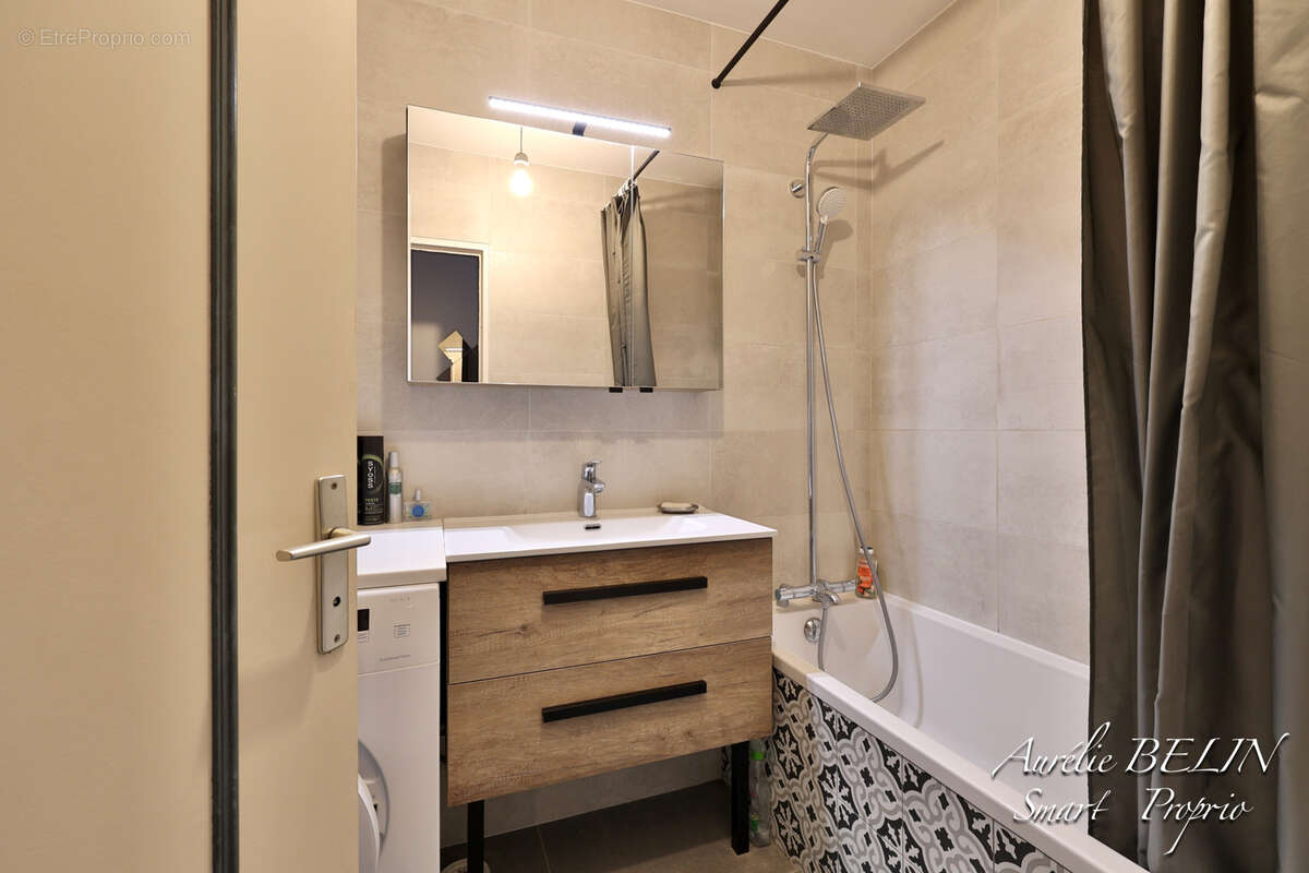 Appartement à SAINT-GENIS-LES-OLLIERES