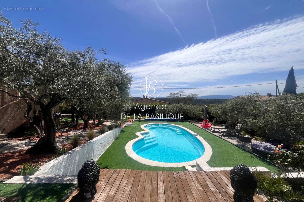 Maison à SEILLONS-SOURCE-D'ARGENS