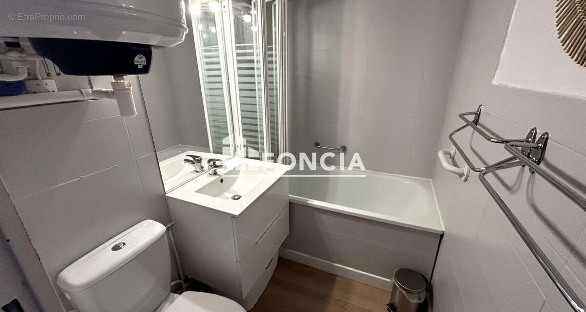 Appartement à BORMES-LES-MIMOSAS