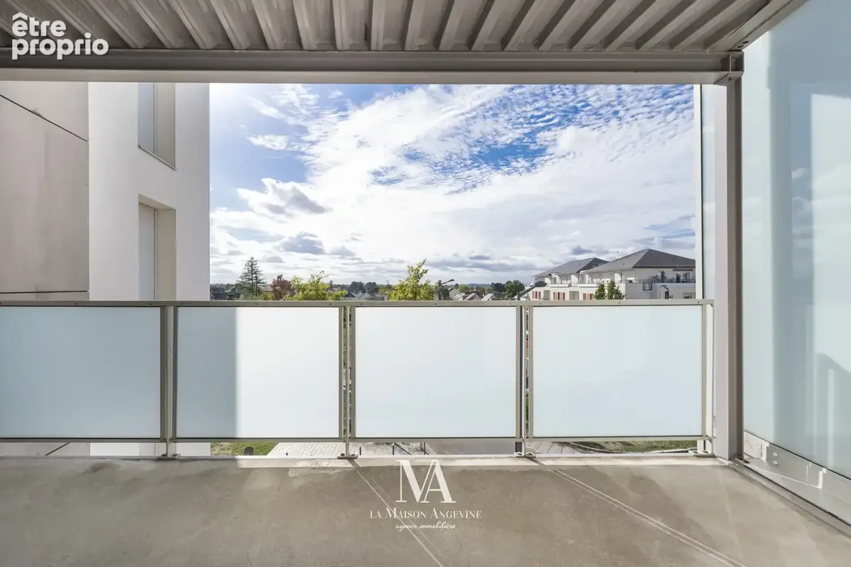 À vendre   bel appartement t3 avec terrasse et parking sécurisé à avrillé - photo 8