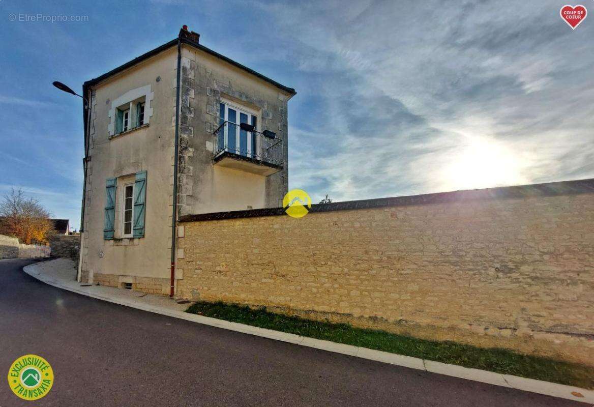 Maison à MOULINS-EN-TONNERROIS