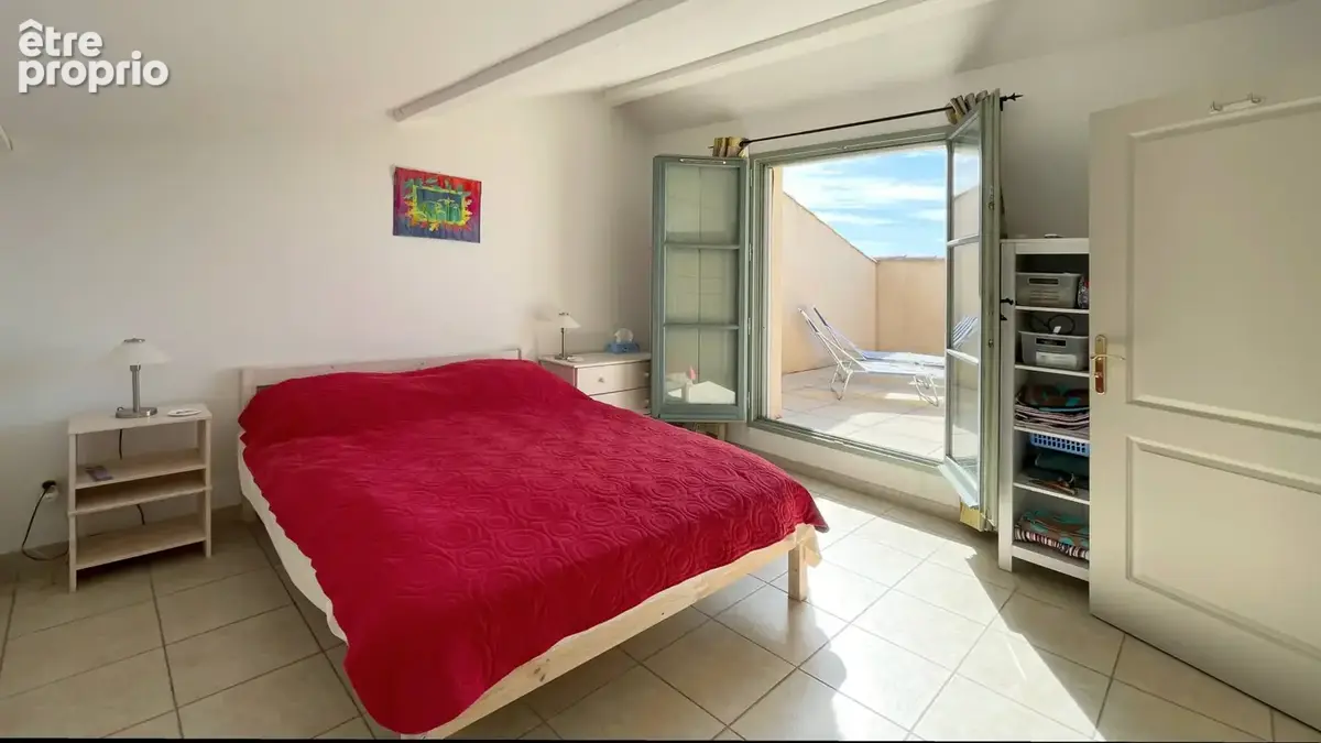 Uzès, lumineux duplex avec deux terrasses et garage, à pied du centre historique - photo 15